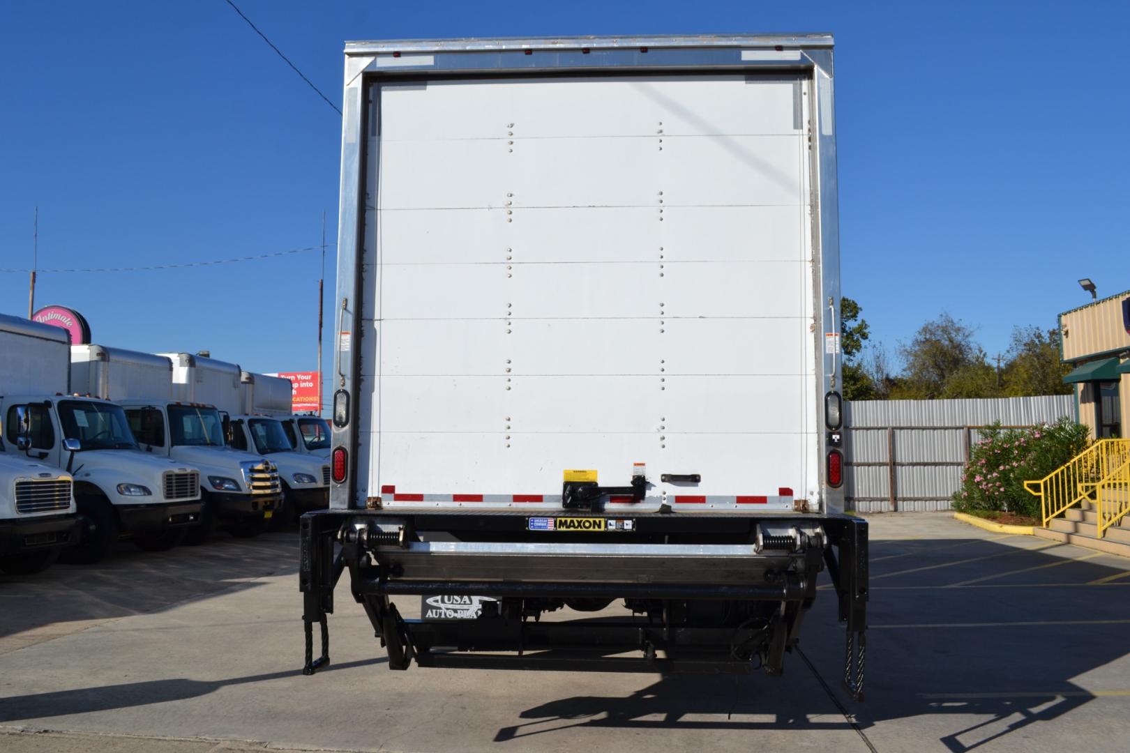 2020 WHITE /BLACK FREIGHTLINER M2-106 with an CUMMINS B6.7L 260HP engine, ALLISON 2100HS AUTOMATIC transmission, located at 9172 North Fwy, Houston, TX, 77037, (713) 910-6868, 29.887470, -95.411903 - Photo#5